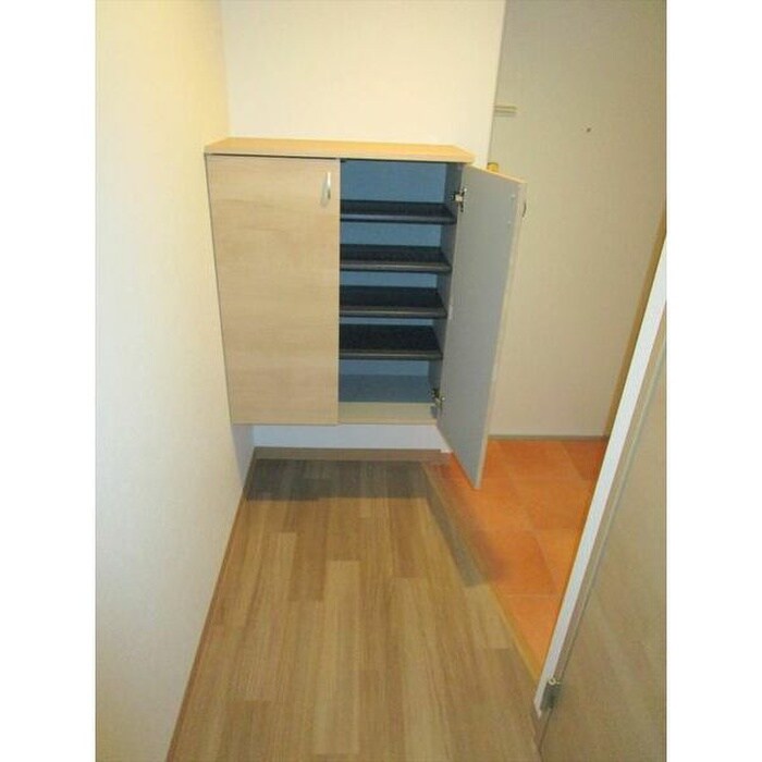 物件内観写真14　(玄関)