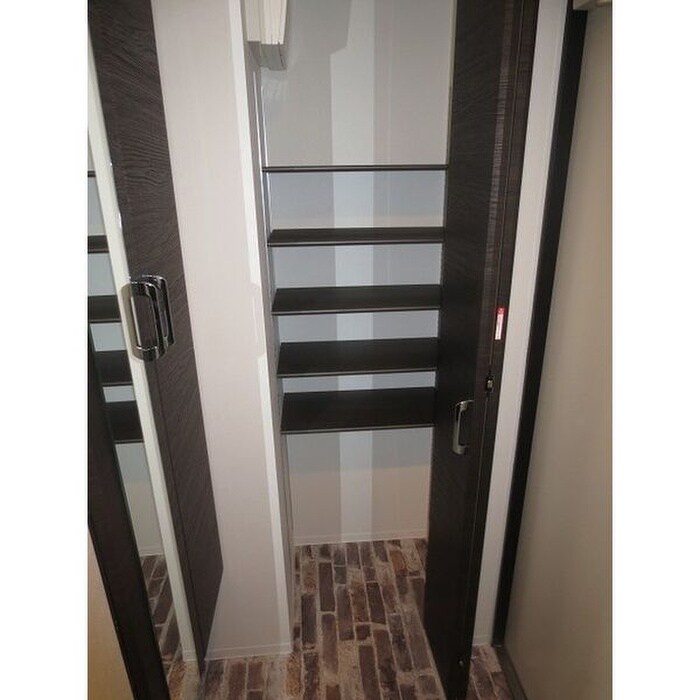 物件内観写真15　(靴箱)