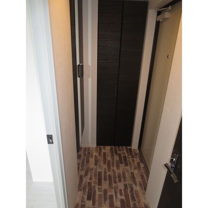 物件内観写真16　(玄関)