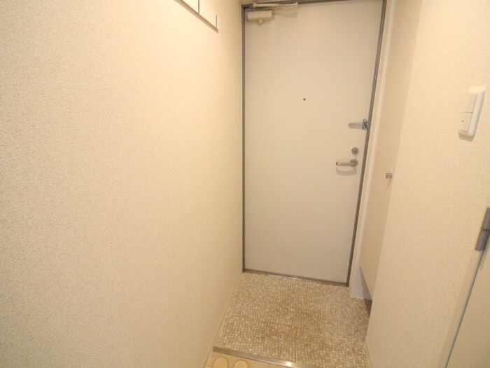 物件内観写真16　(玄関)