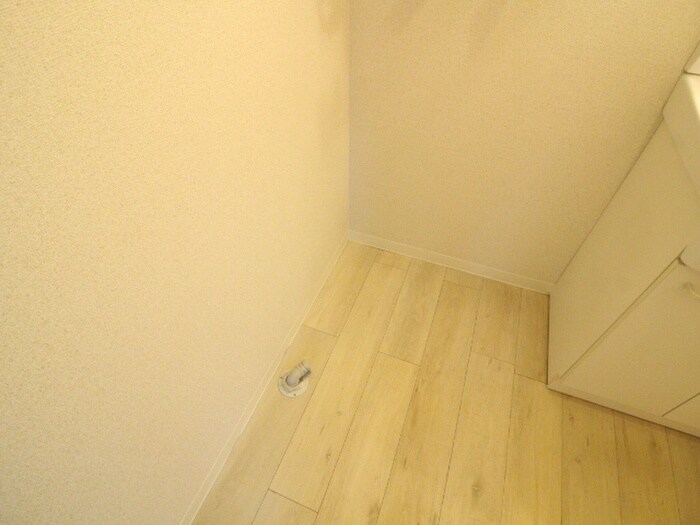 物件内観写真18　(洗濯機置場)