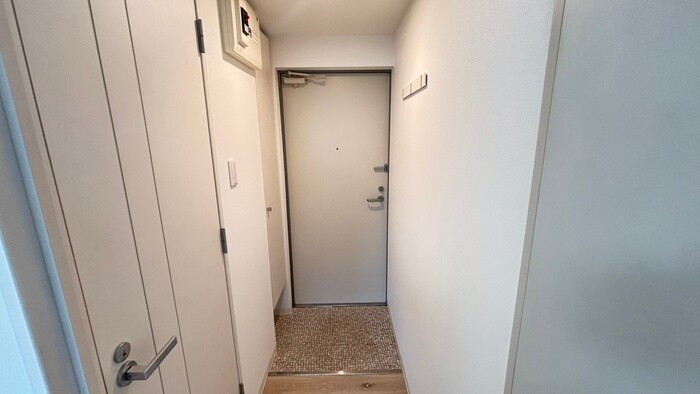 物件内観写真18　(玄関)