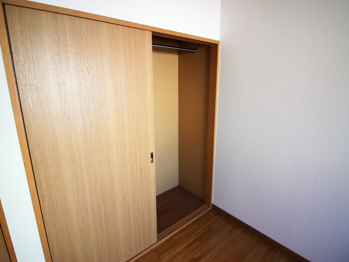 物件内観写真12　(収納)