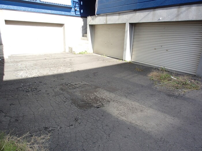 物件外観写真3　(駐車場)