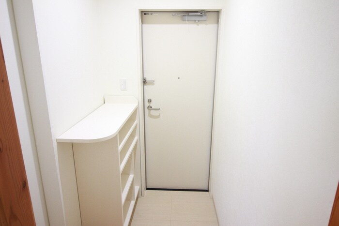 物件内観写真16　(玄関)