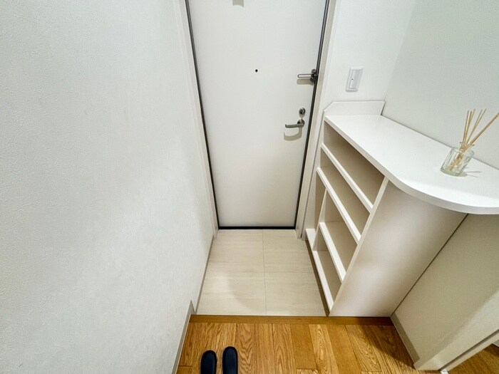 物件内観写真18　(玄関)