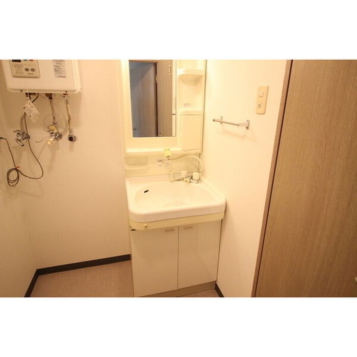 物件内観写真6　(洗面)