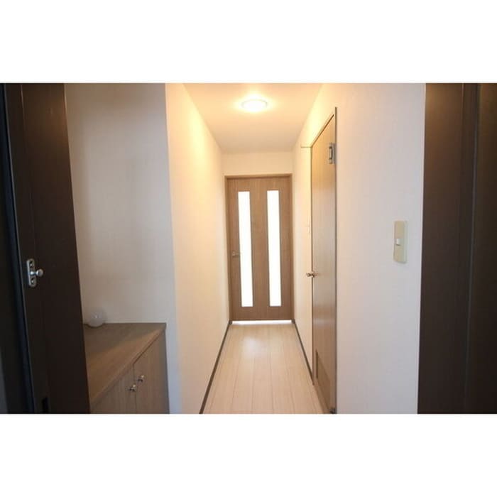 物件内観写真8　(玄関)