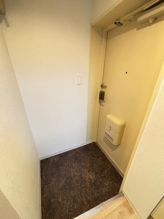 物件内観写真17　(玄関)