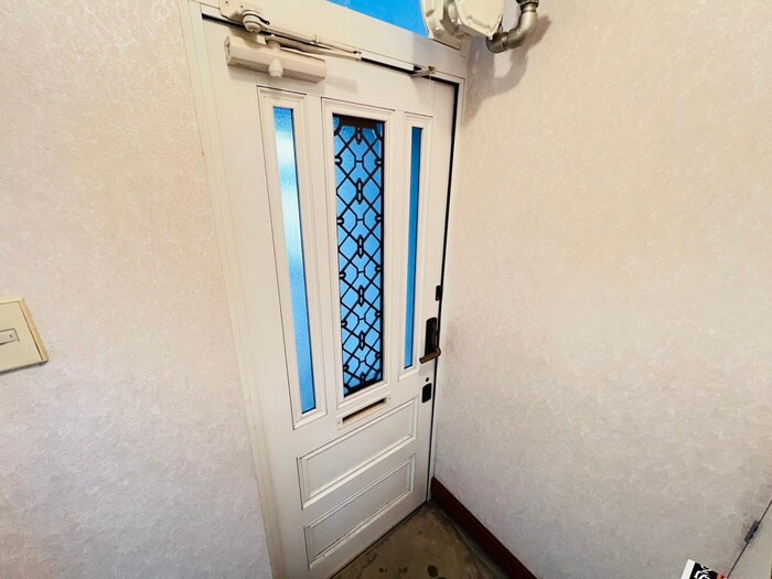 物件内観写真16　(玄関)