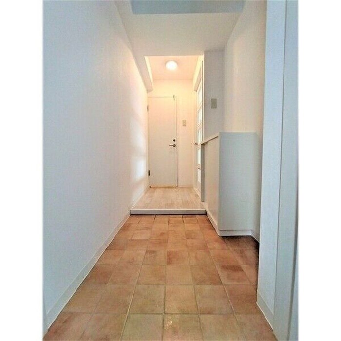 物件内観写真14　(玄関)