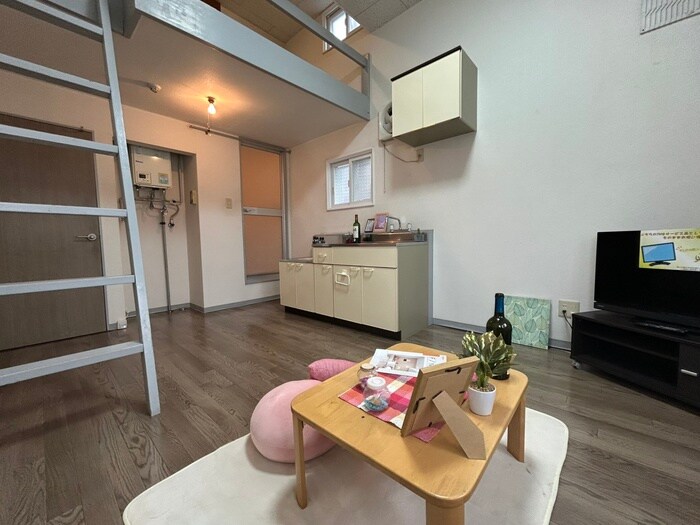 物件内観写真2　(居室)