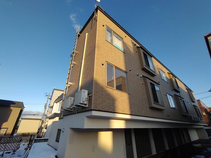 物件外観写真2　(外観写真)