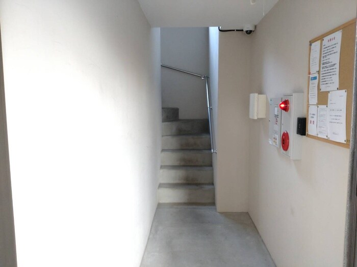 物件外観写真6　(エントランス部分)