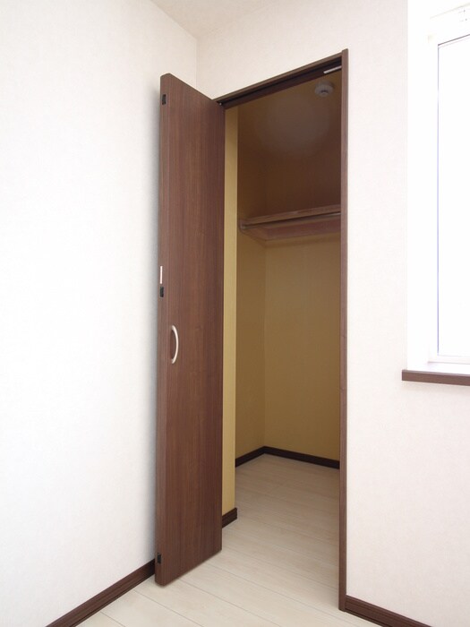 物件内観写真11　(収納)
