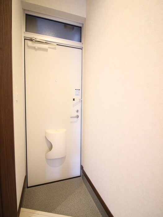 物件内観写真16　(玄関)
