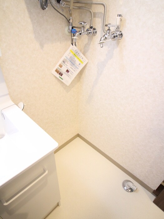 物件内観写真18　(洗濯機置場)