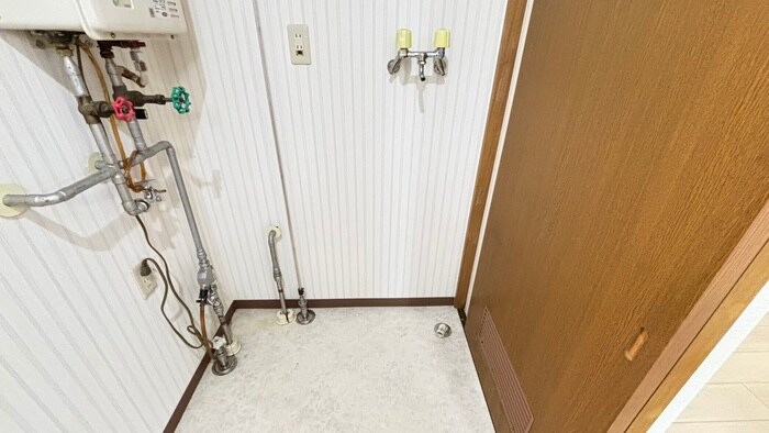 物件内観写真21　(洗濯機置場)