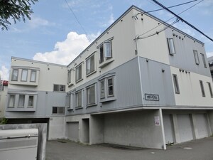 プレシャス１２番館外観写真