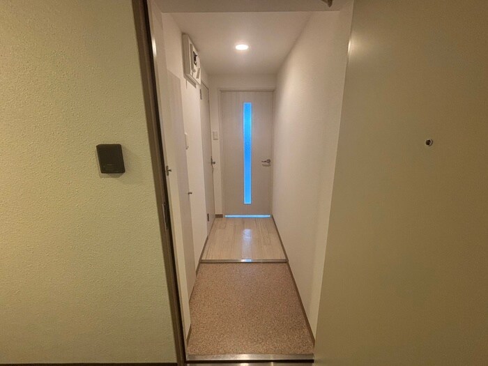物件内観写真18　(玄関)