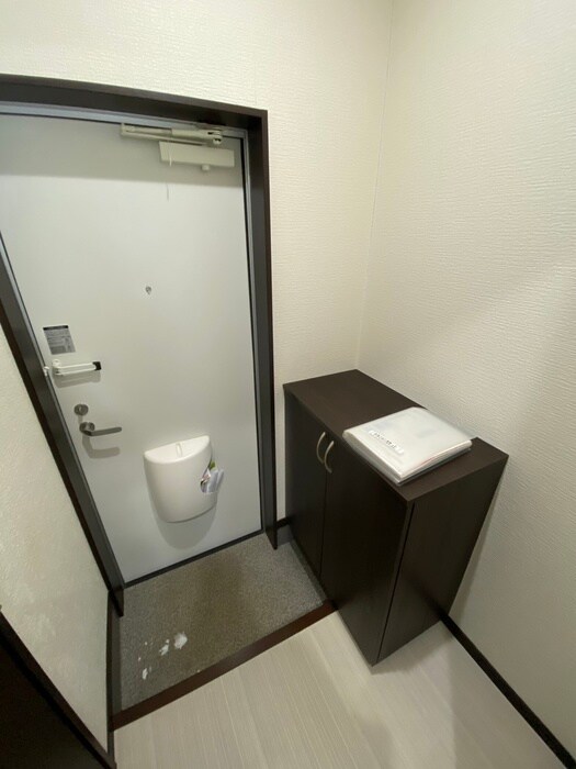 物件内観写真13　(玄関)