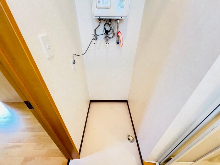 物件内観写真18　(洗濯機置場)