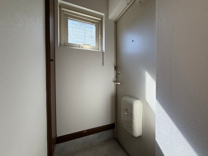 物件内観写真19　(玄関)