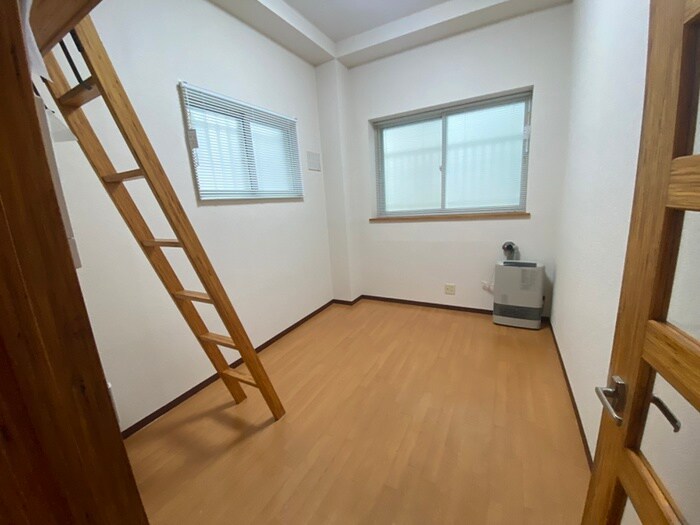 物件内観写真8　(居室)