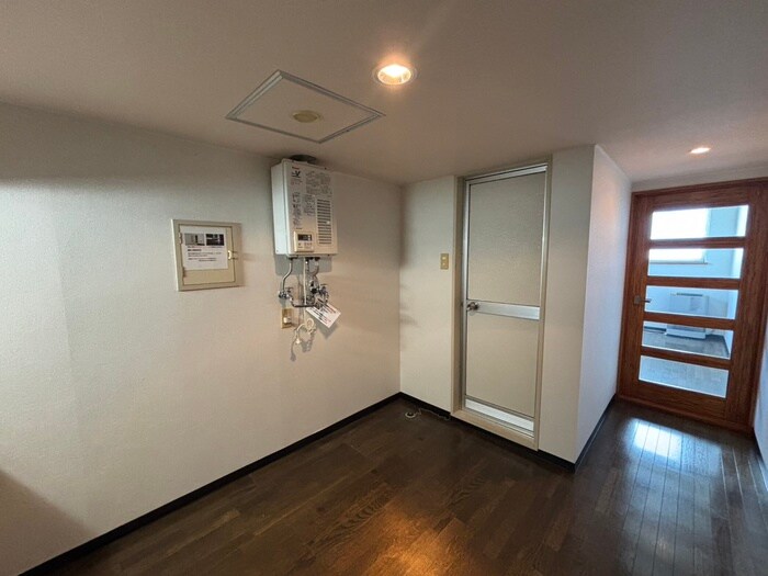 物件内観写真20　(廊下)