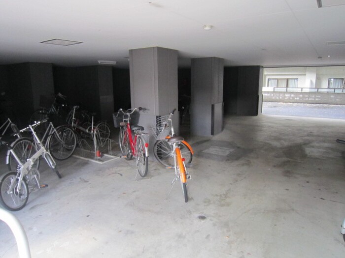 物件外観写真6　(駐車場)