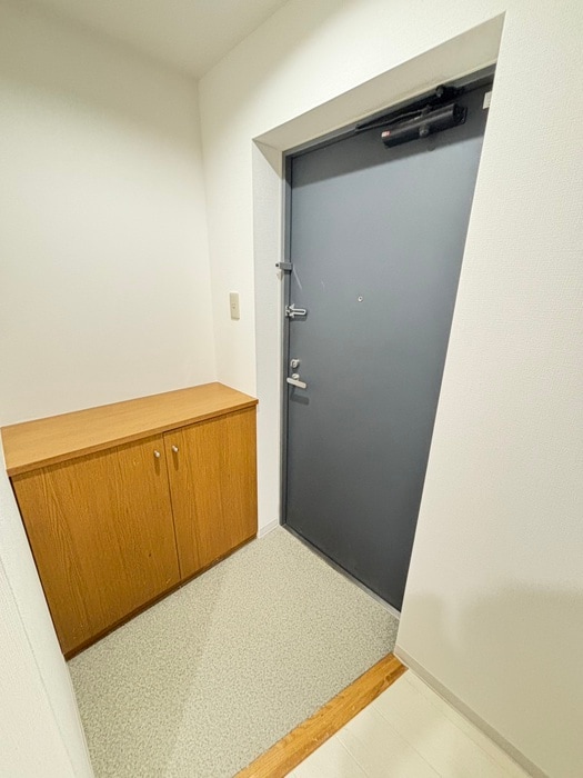 物件内観写真16　(玄関)