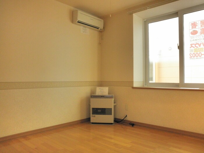 物件内観写真4　(居室)