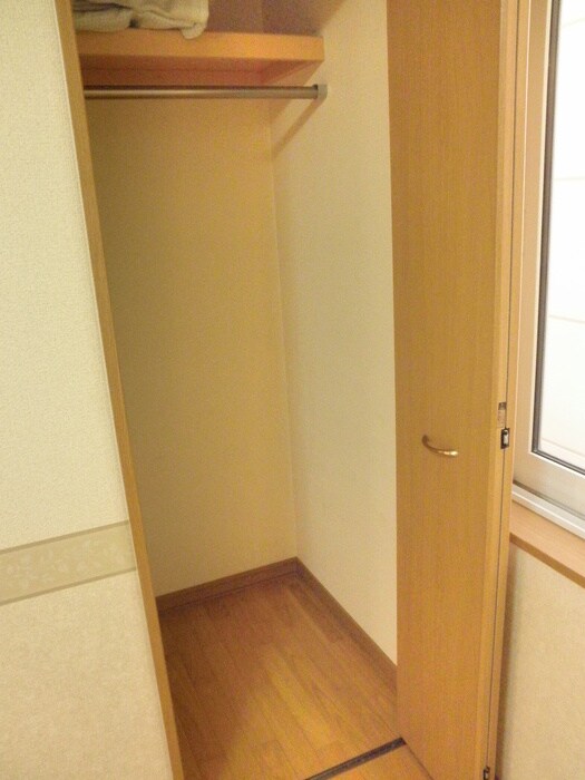 物件内観写真12　(収納)