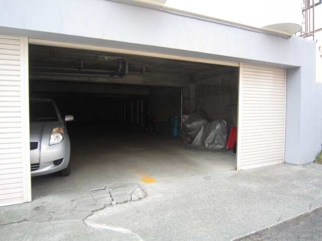 物件外観写真3　(駐車場)