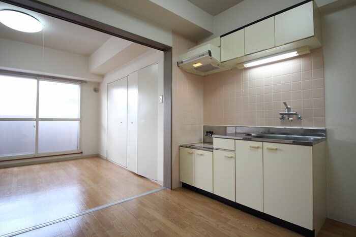 物件内観写真8　(居室)