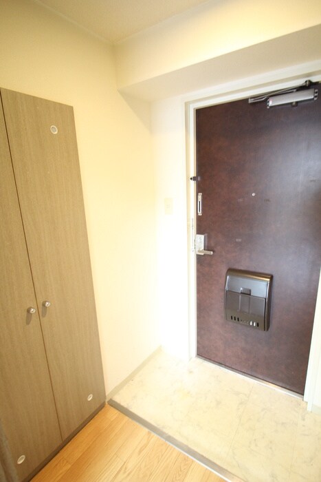 物件内観写真18　(玄関)