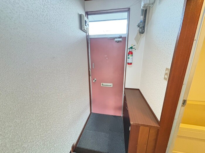 物件内観写真19　(玄関)