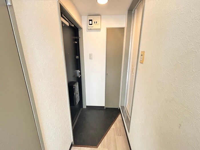 物件内観写真18　(玄関)