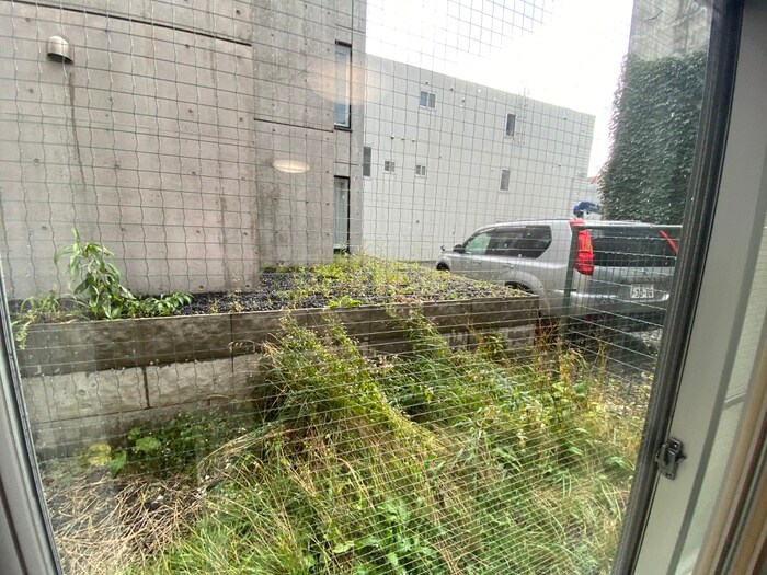 物件内観写真10　(室内からの展望)