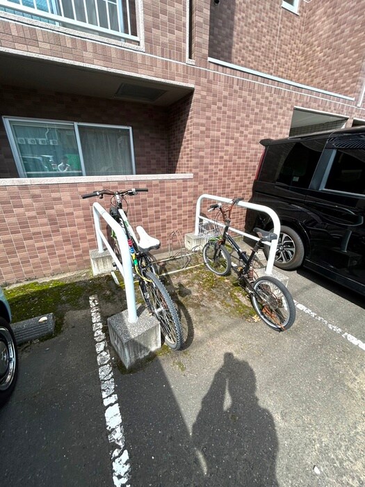 物件外観写真3　(駐車場)