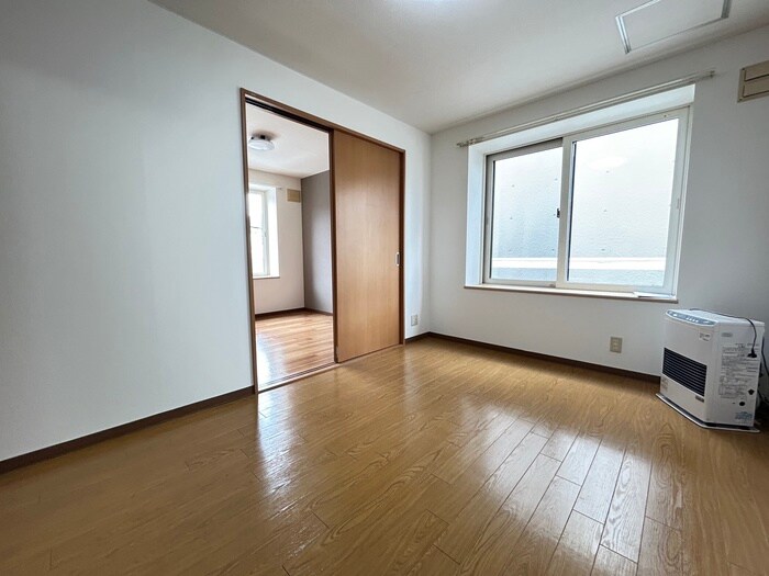 物件内観写真4　(居室)