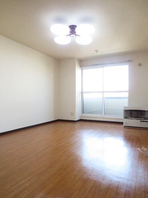 物件内観写真4　(居室)