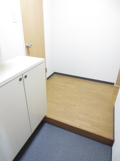 物件内観写真13　(玄関)