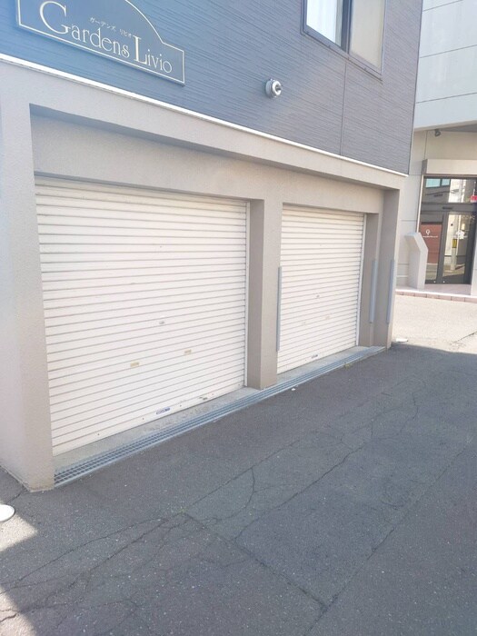 物件外観写真6　(駐車場)