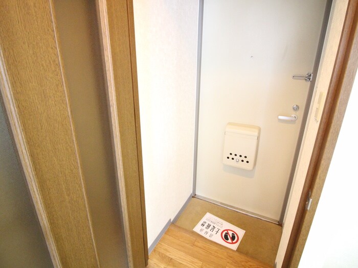 物件内観写真18　(玄関)