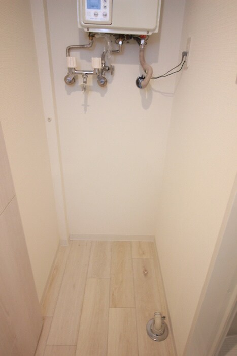 物件内観写真18　(洗濯機置場)