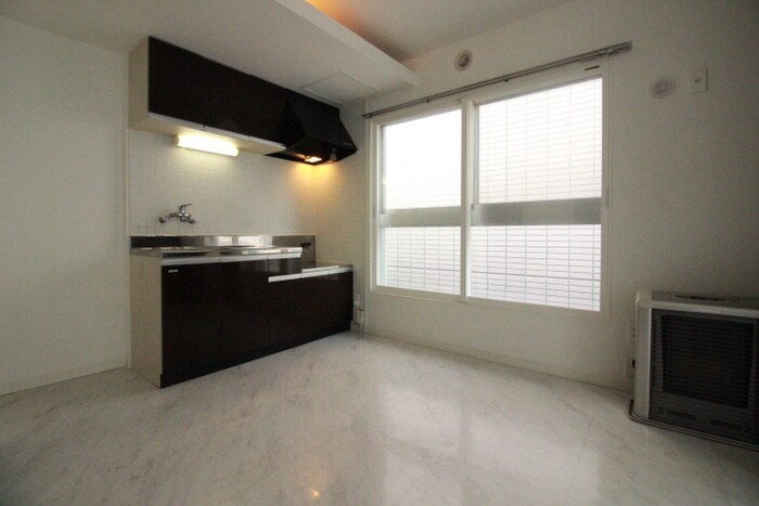 物件内観写真2　(居室)