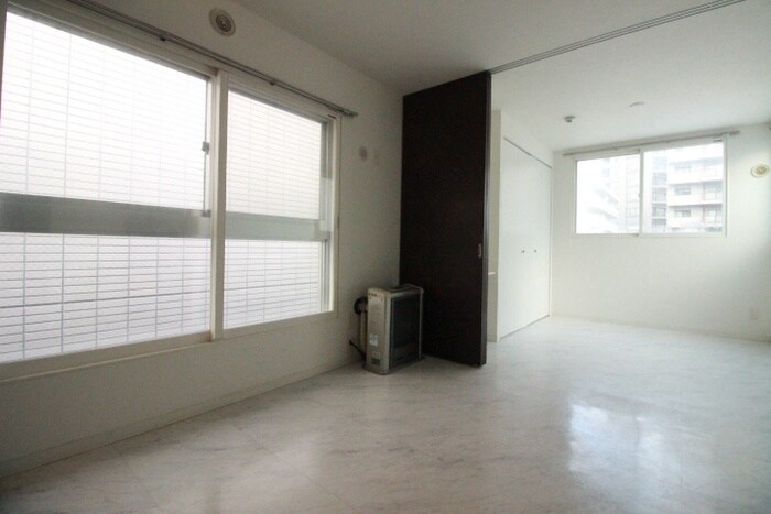 物件内観写真3　(居室)