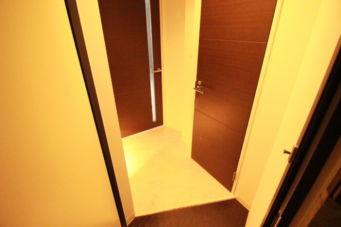 物件内観写真13　(玄関)