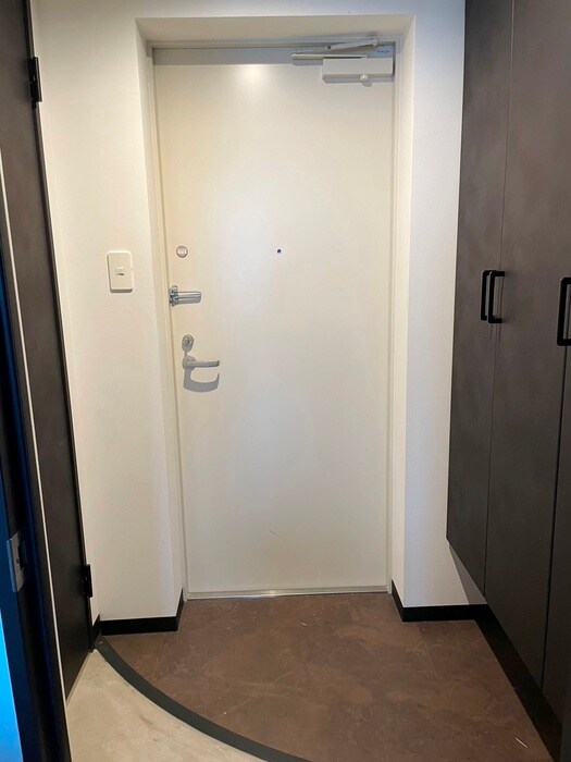 物件内観写真16　(玄関)